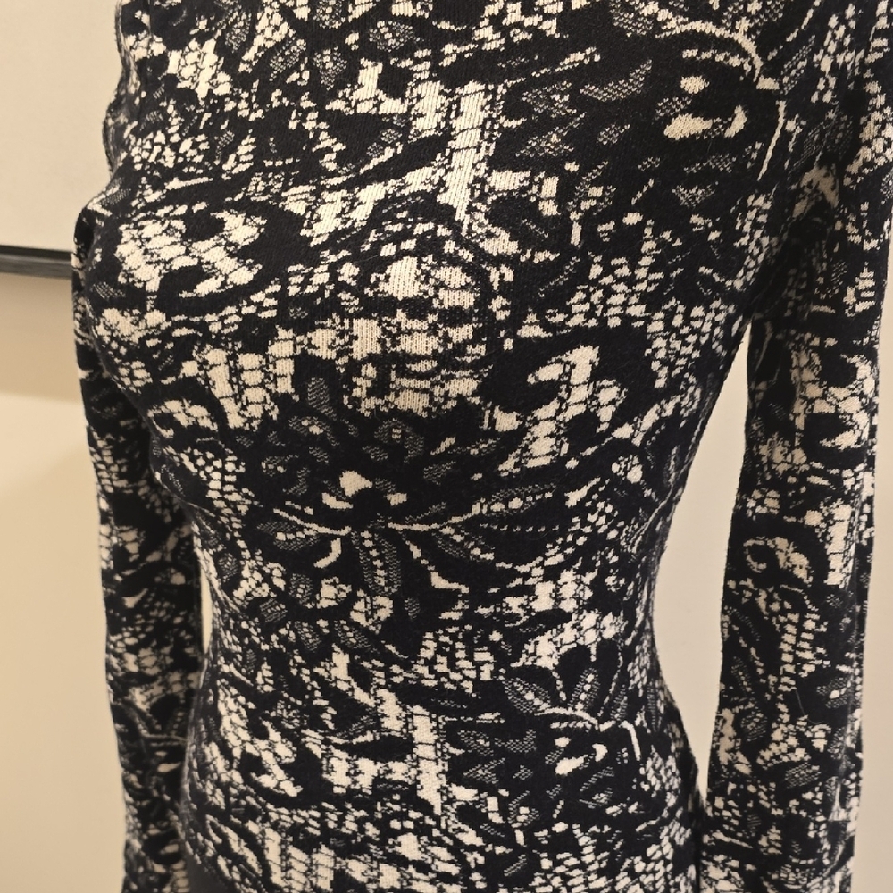 Express Monochrome Patterned Knit - image 4